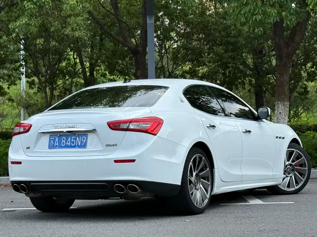 Maserati Ghibli 2015 — фото 30