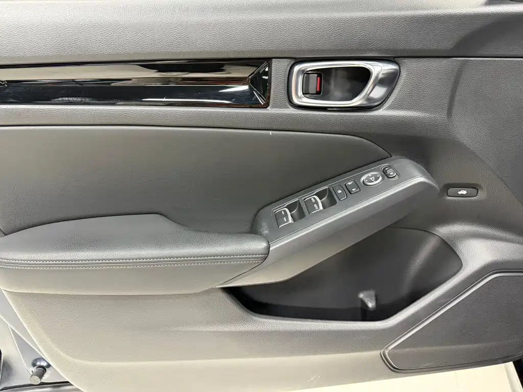 Honda Civic 2023 — фото 18