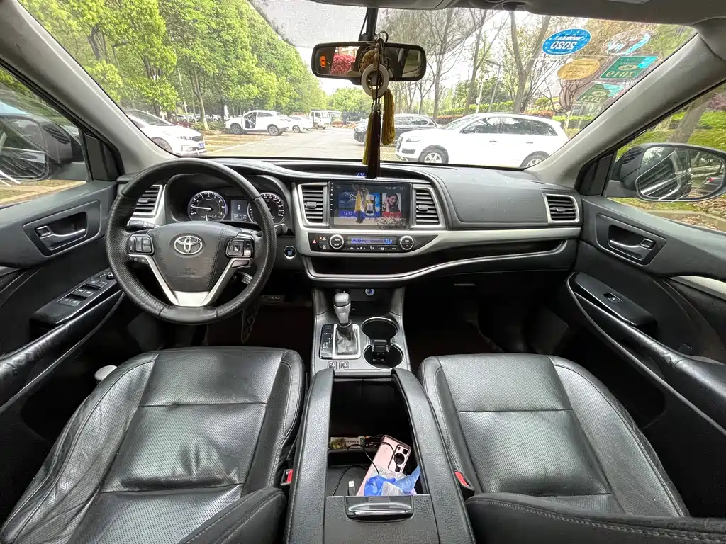 Toyota Highlander 2017 — фото 16