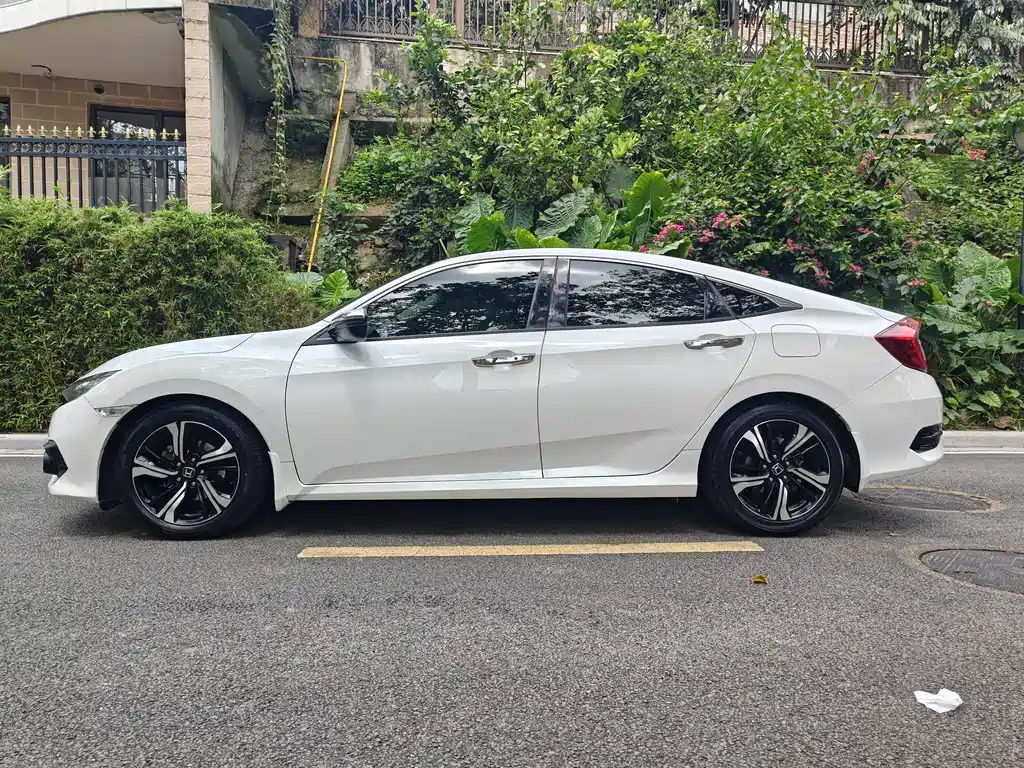 Honda Civic 2017 — фото 4