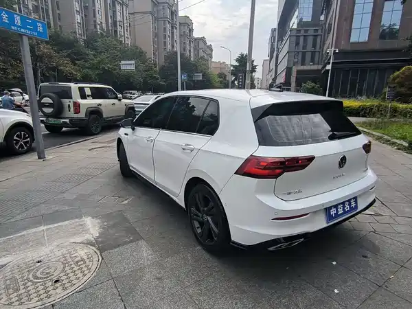 Volkswagen Golf 2023