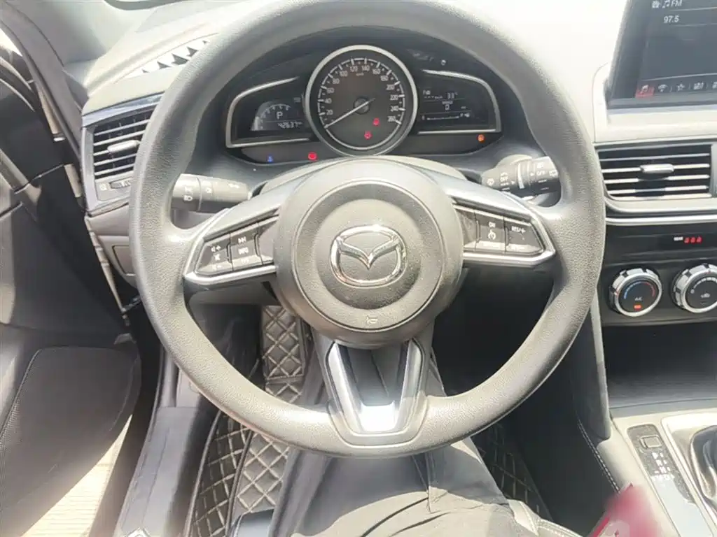 Mazda CX-4 2022 — фото 11