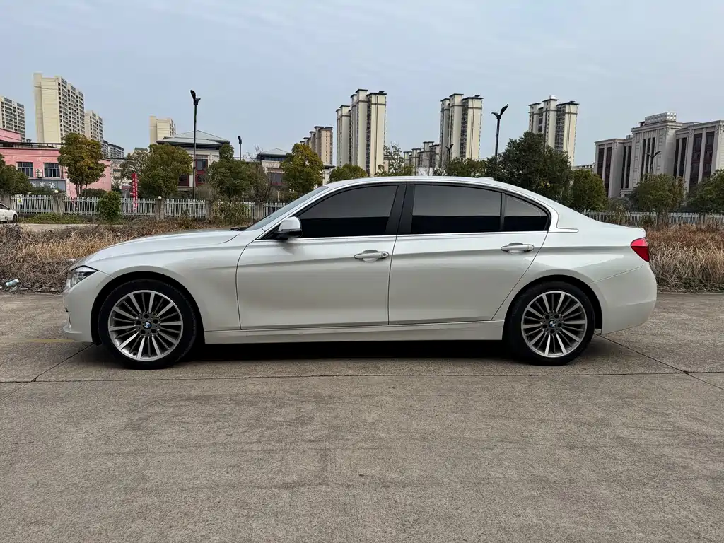 BMW 3 Series 2019 — фото 3