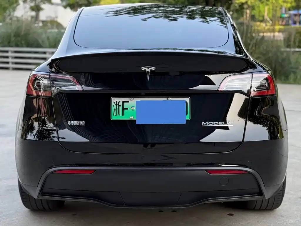 Tesla Model Y 2022 — фото 16