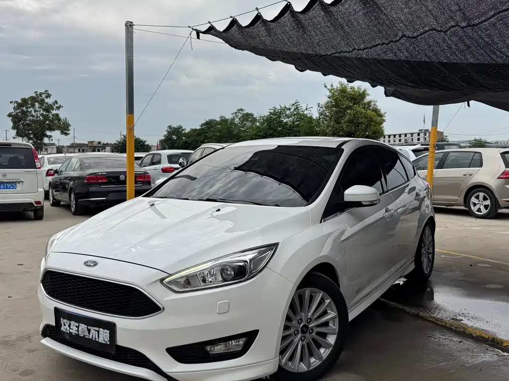 Ford Focus 2018 — фото 1