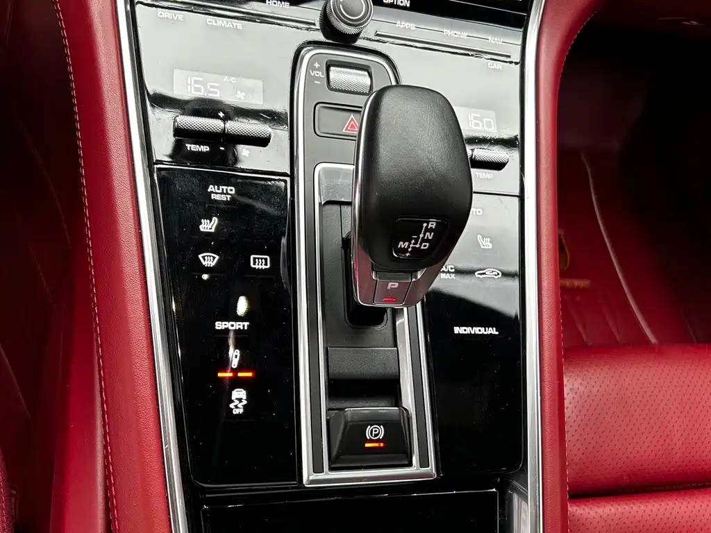Porsche Panamera 2017 — фото 10