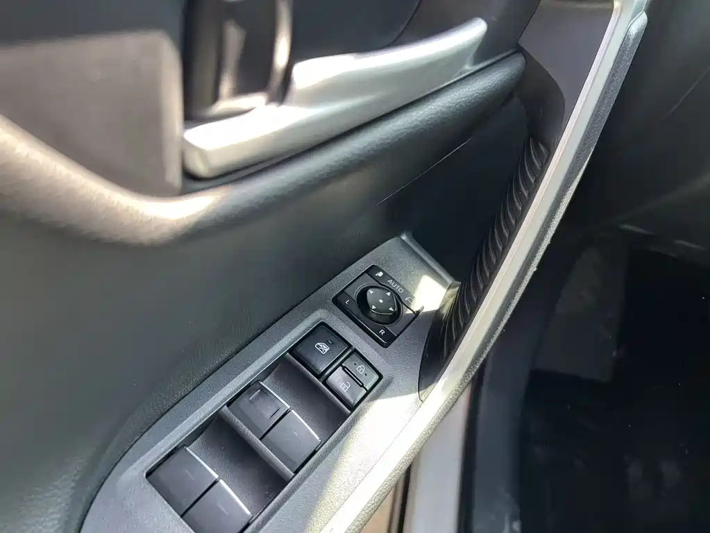 Toyota Wildlander 2024 — фото 10