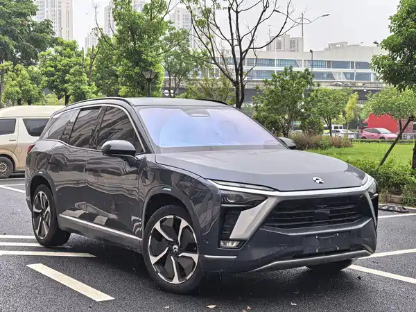 NIO ES8 2021