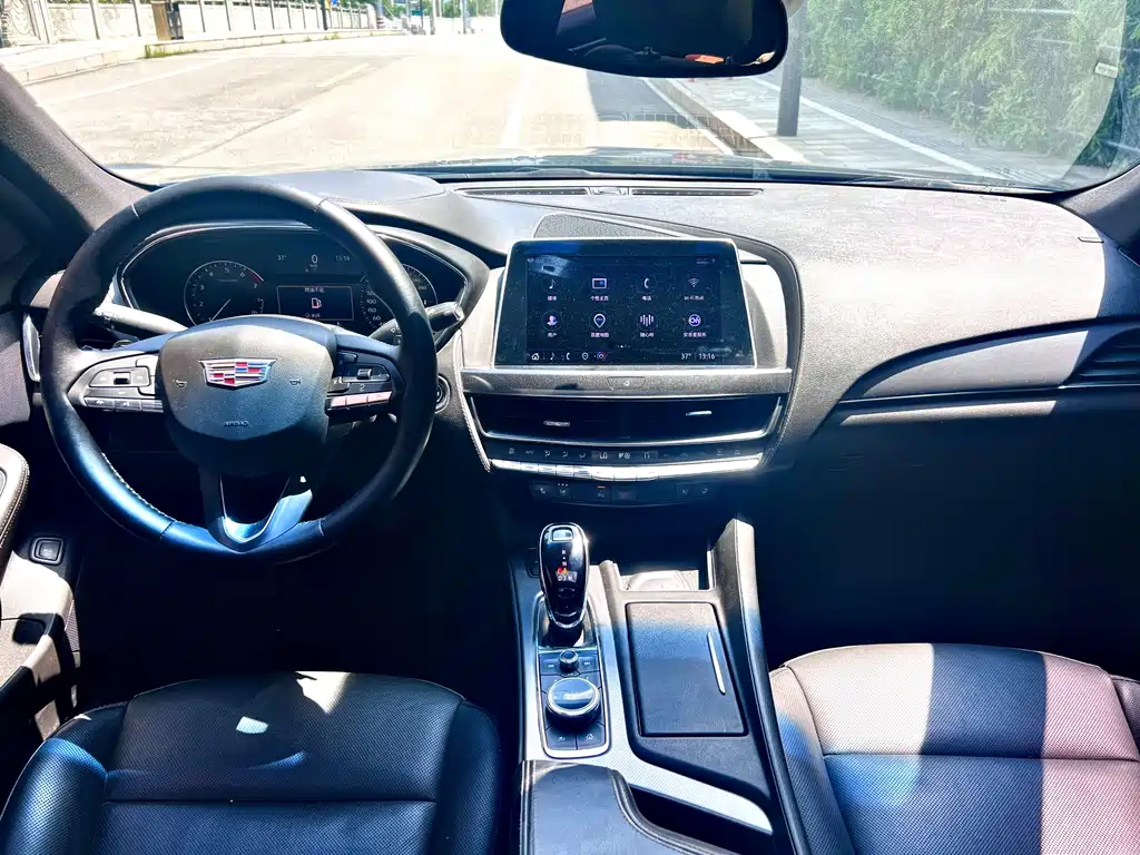 Cadillac CT5 2022 — фото 11