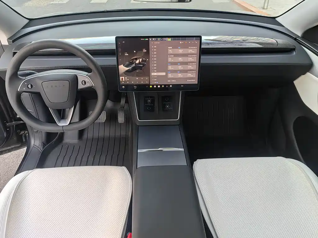 Tesla Model Y 2025 — фото 16