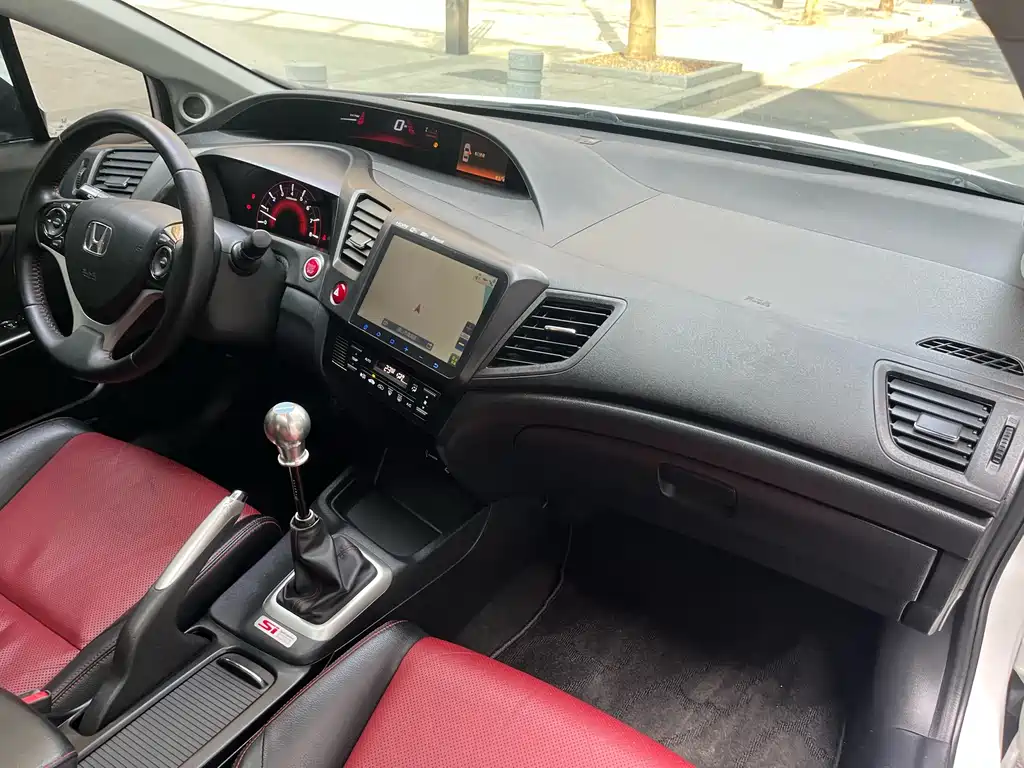 Honda Civic 2015 — фото 23