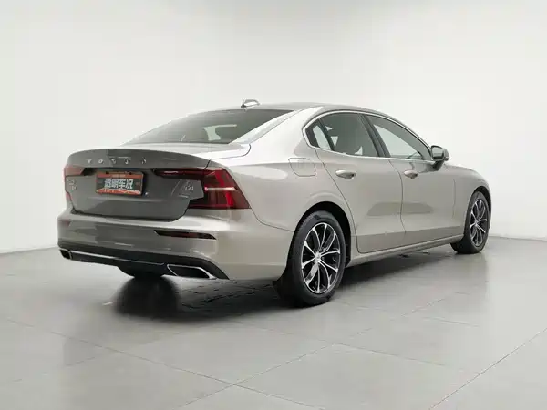 Volvo S60 2021