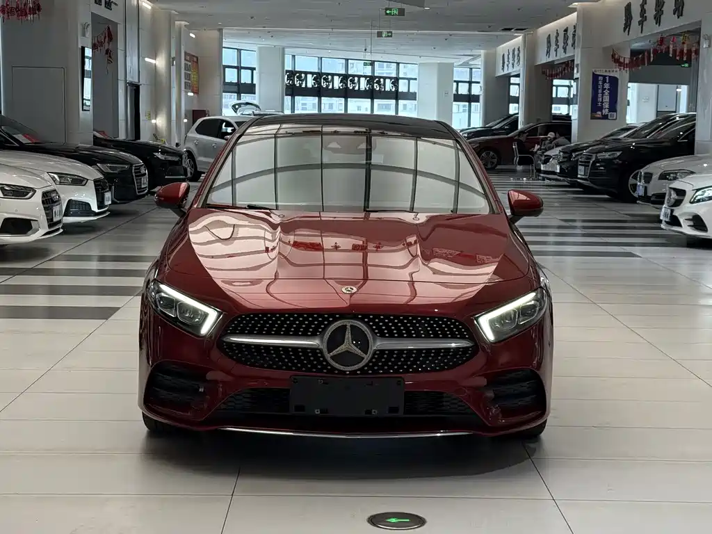 Mercedes-Benz A-Class 2018 — фото 3
