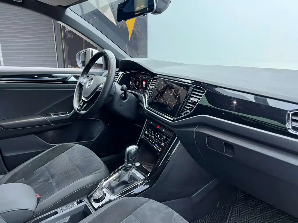 Volkswagen T-Roc 2021 — фото 24