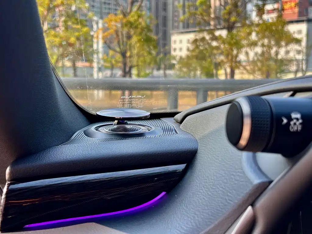Lexus ES 2020 — фото 14