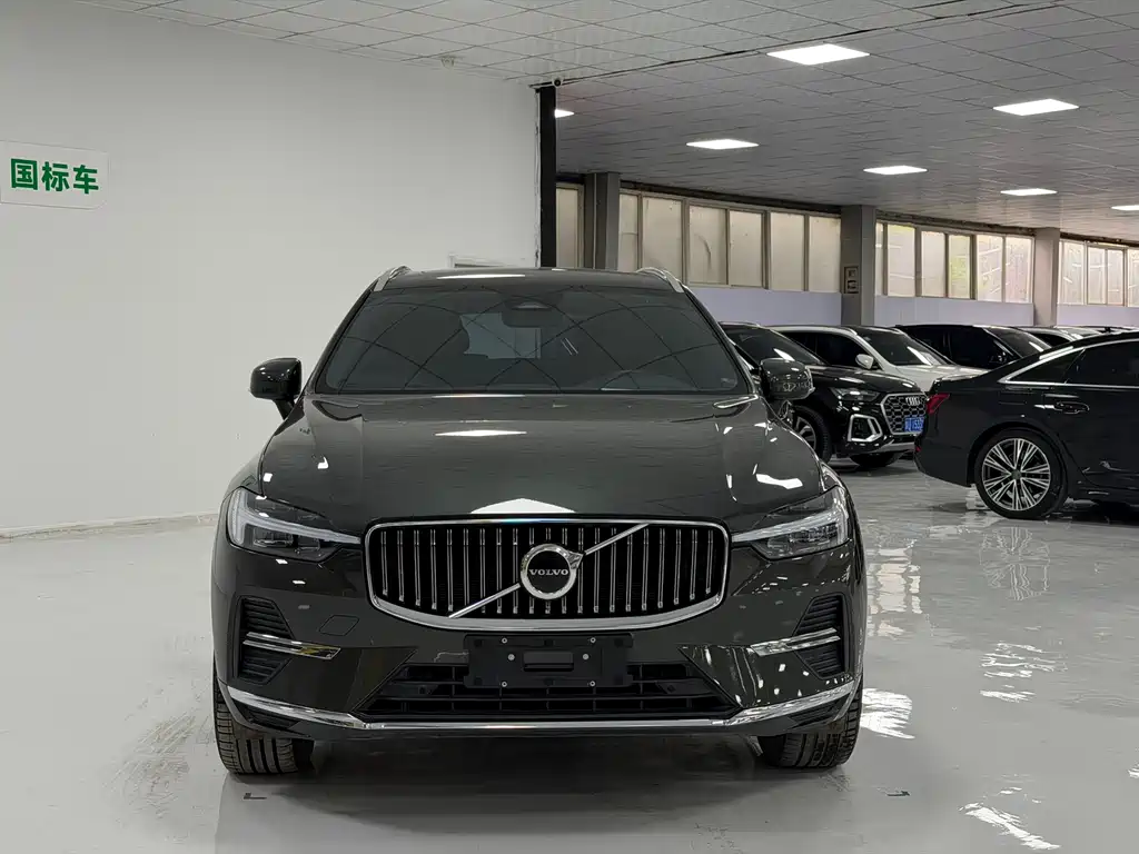 Volvo XC60 2021 — фото 2