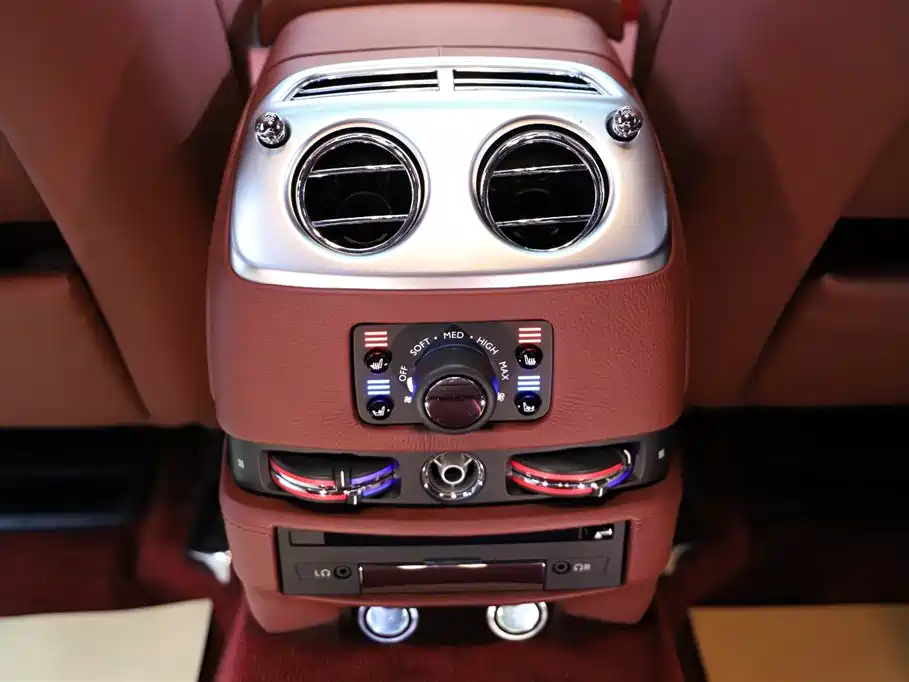 Rolls-Royce Ghost 2015 — фото 15