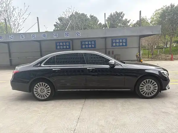 Mercedes-Benz E-Class 2022