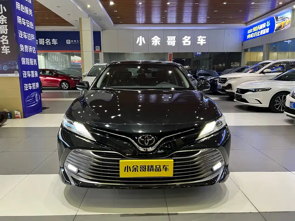Toyota Camry 2018 — фото 1