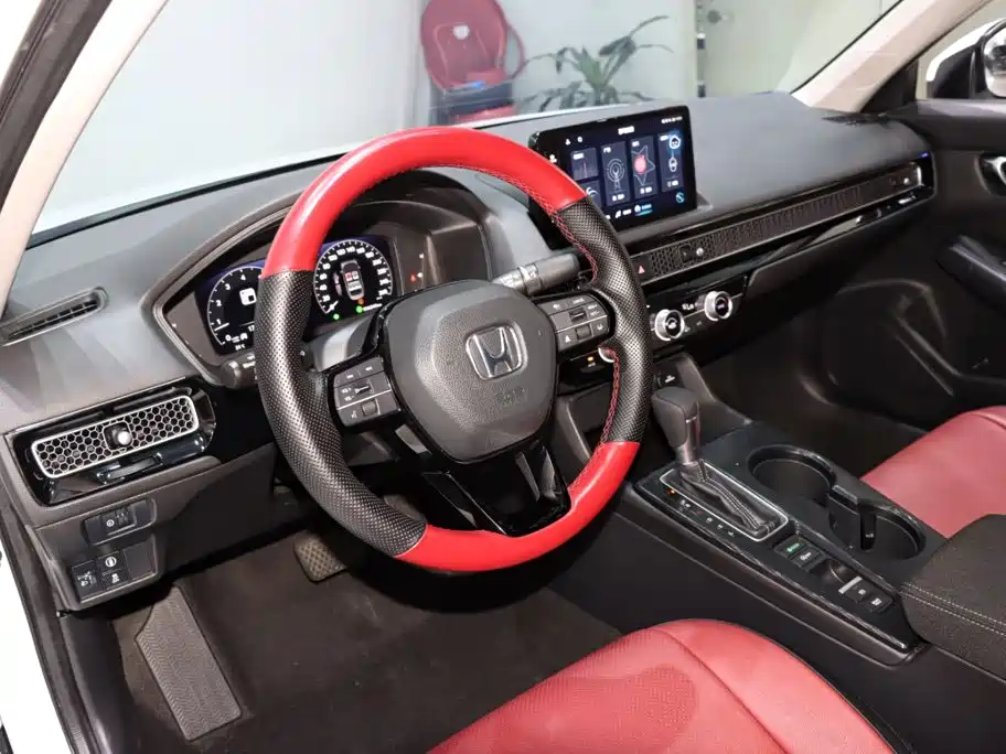 Honda Civic 2024 — фото 10