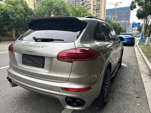 Porsche Cayenne 2011