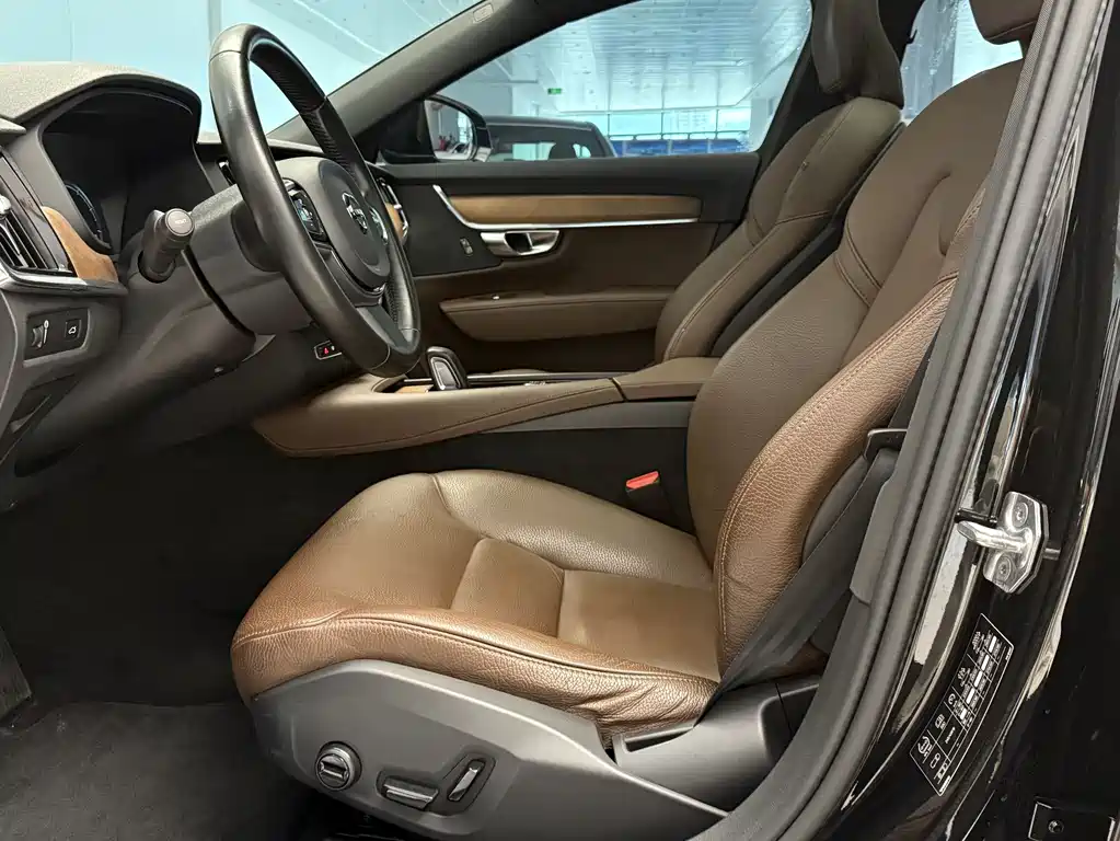 Volvo S90 2021 — фото 10