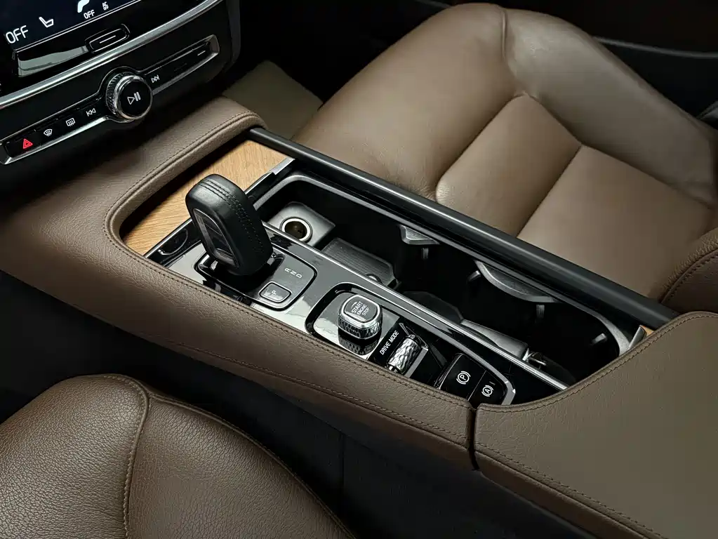 Volvo S90 2021 — фото 11