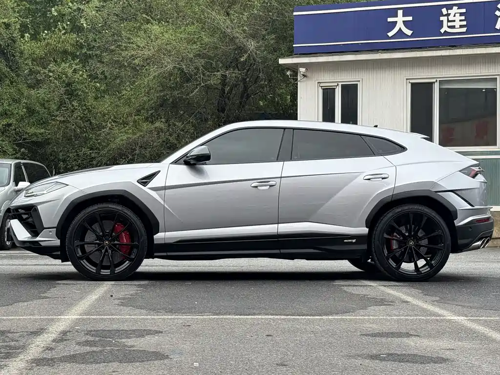 Lamborghini Urus 2024 — фото 7