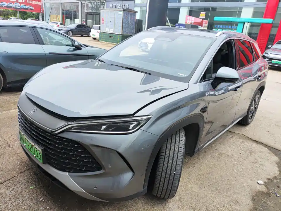BYD L DM-i 2025 — фото 1