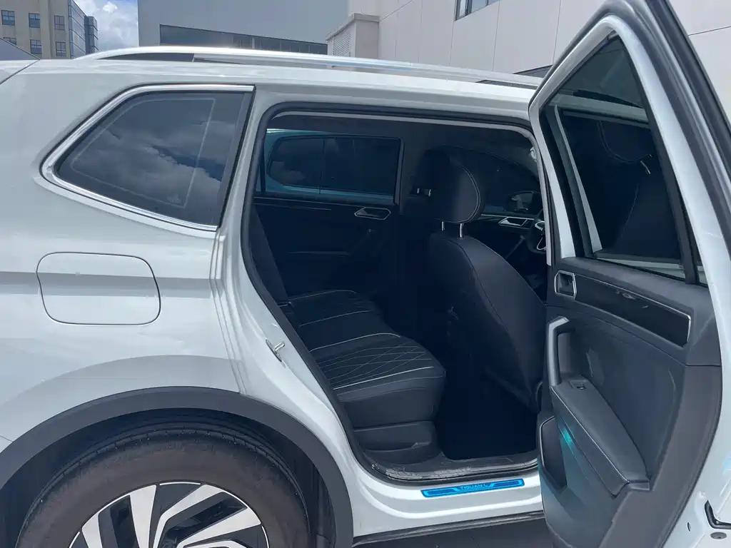 Volkswagen Tiguan L 2026