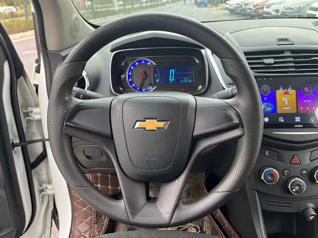 Chevrolet Trax 2014 — фото 10