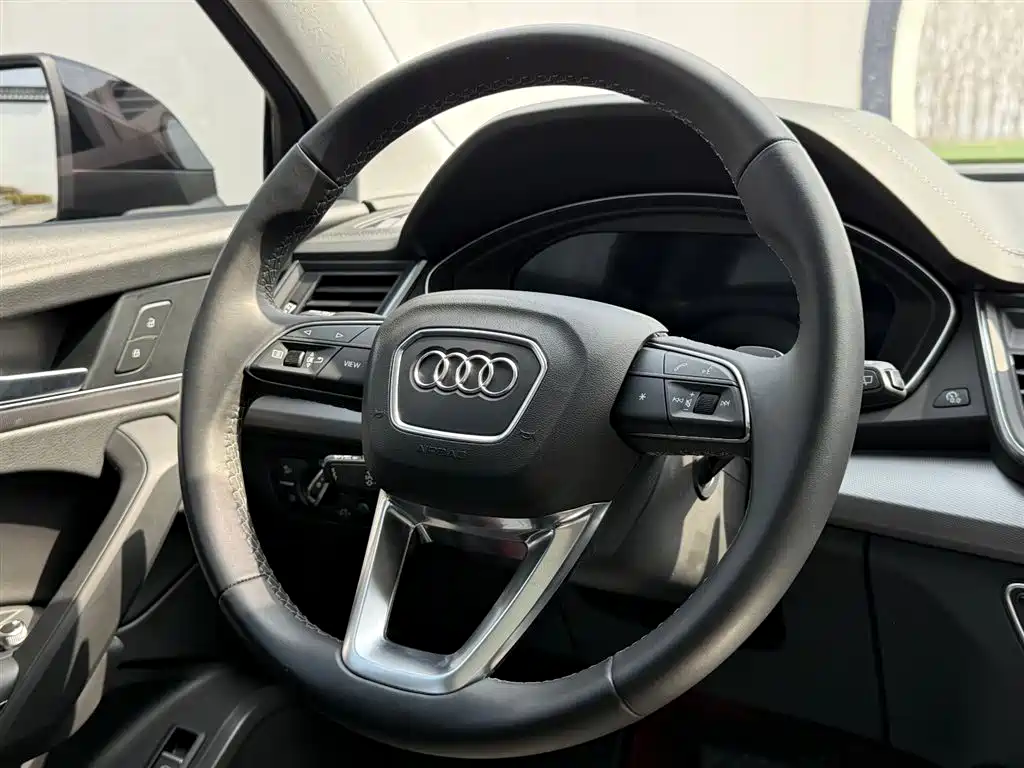 Audi Q5L 2022 — фото 35
