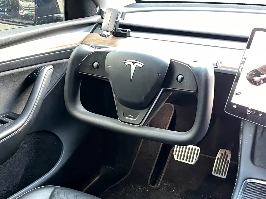 Tesla Model Y 2022 — фото 10