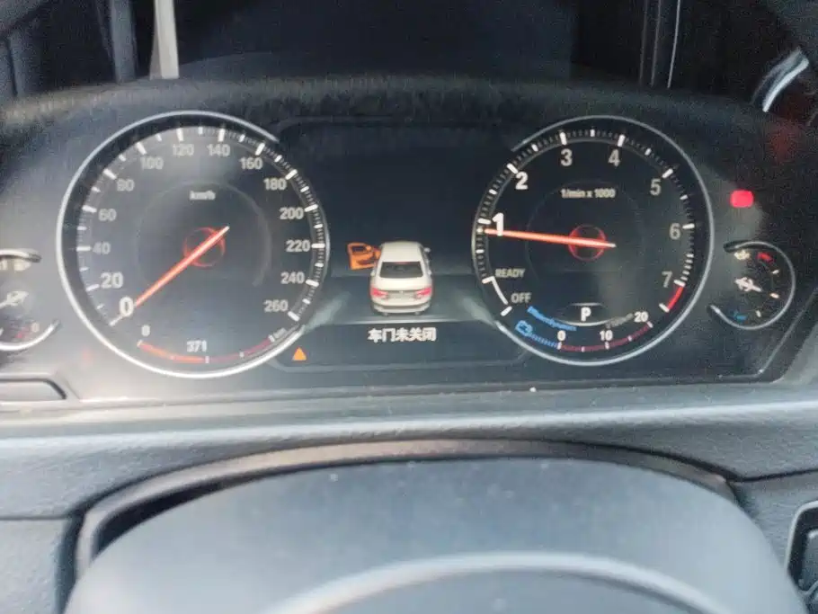 BMW 3 Series 2018 — фото 14
