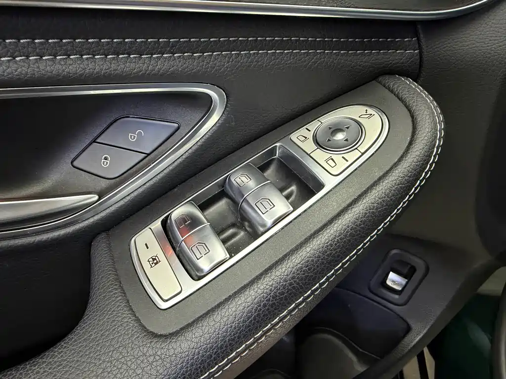 Mercedes-Benz C-Class 2020 — фото 20
