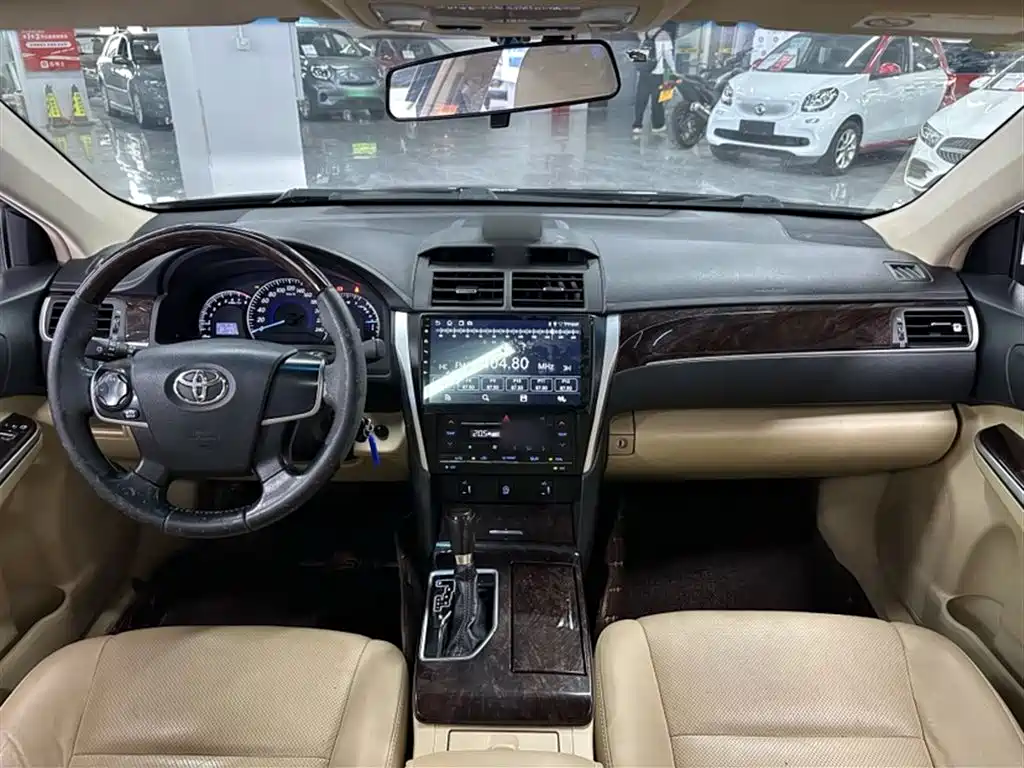 Toyota Camry 2017 — фото 13
