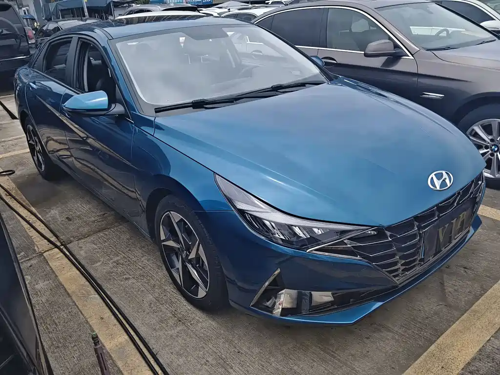 Hyundai Elantra 2022