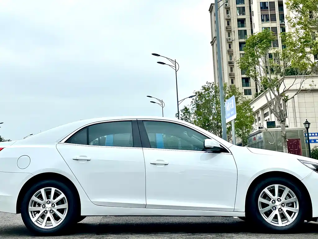 Chevrolet Malibu 2014 — фото 10