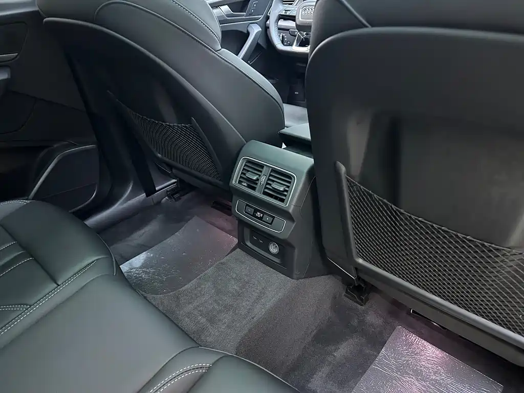Audi Q5L 2022 — фото 11