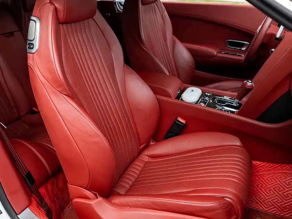 Bentley Continental 2019 — фото 16
