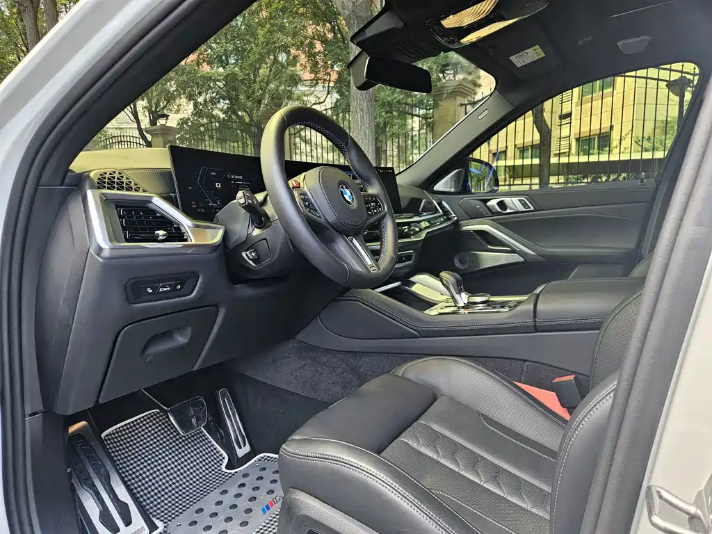 BMW X6 M 2025 — фото 6