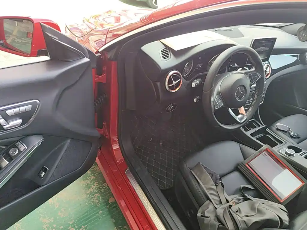 Mercedes-Benz CLA 2015 — фото 16