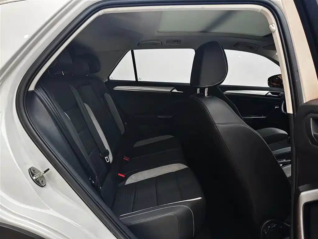 Volkswagen T-Roc 2022 — фото 23