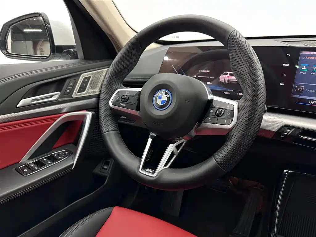 BMW iX1 2024 — фото 10