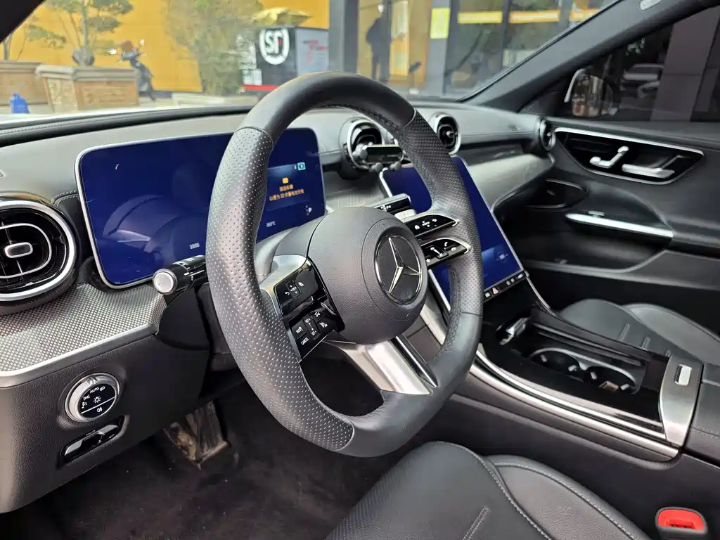 Mercedes-Benz C-Class 2023 — фото 9