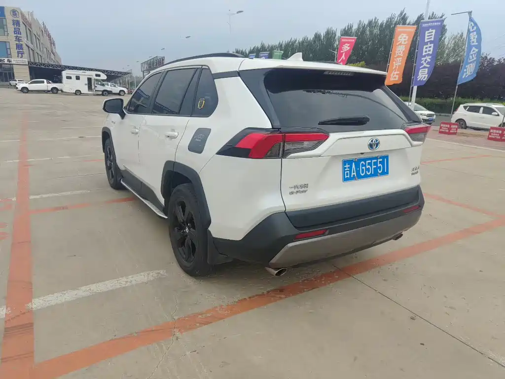 Toyota RAV4 2021