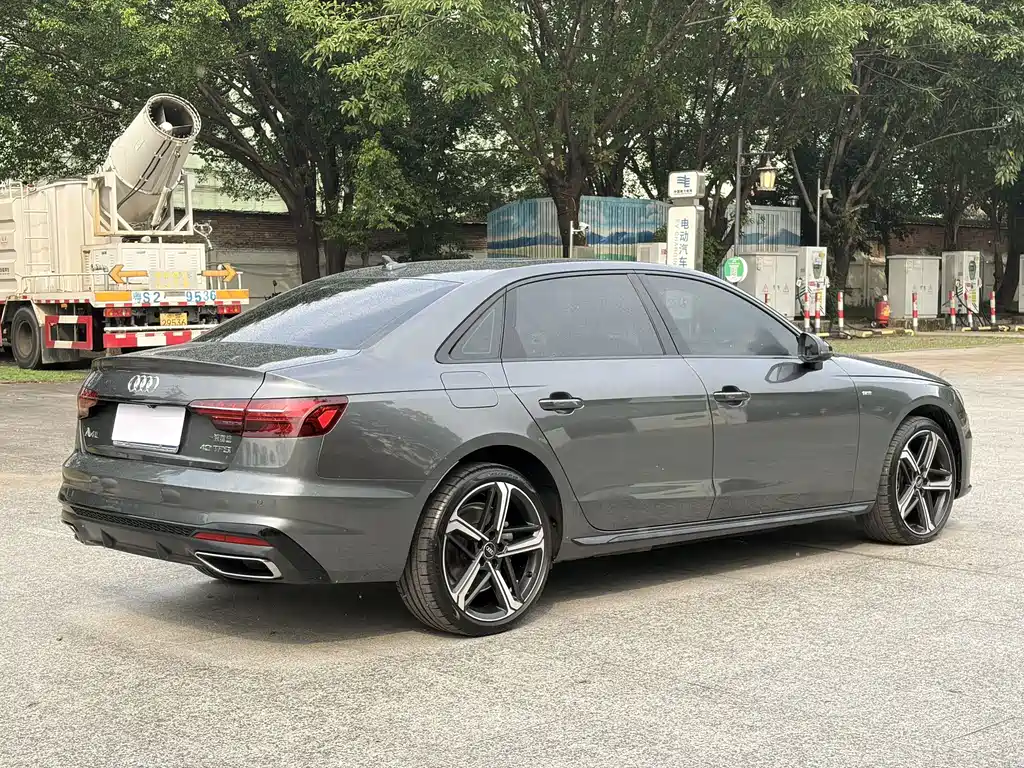 Audi A4L 2025 — фото 16