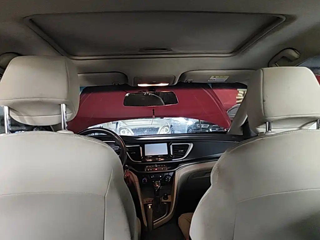 Buick Excelle 2015 — фото 18
