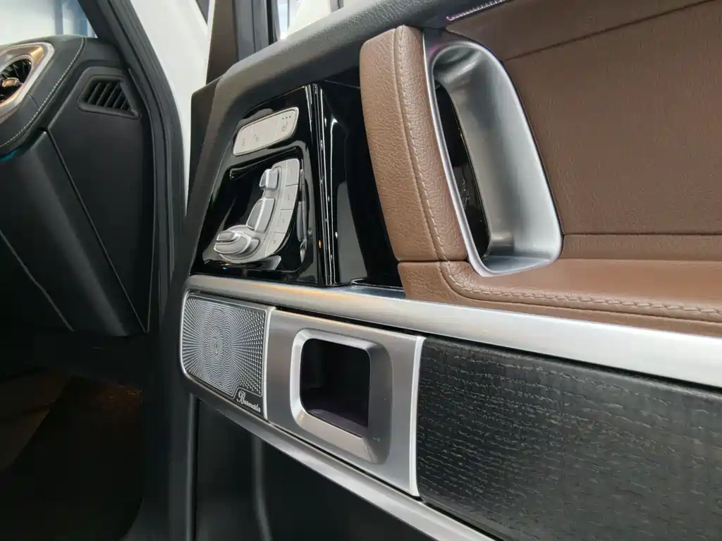 Mercedes-Benz G-Class 2023 — фото 12