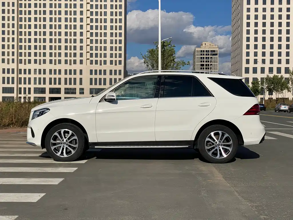 Mercedes-Benz GLE 2016 — фото 4